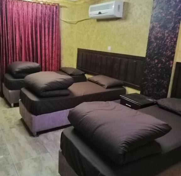 اتاق استاندارد چهار تخته, Aqaba Roza