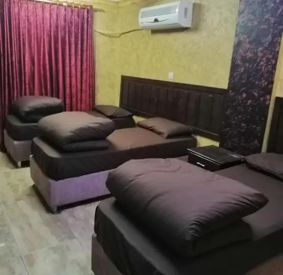 اتاق استاندارد چهار تخته, Aqaba Roza