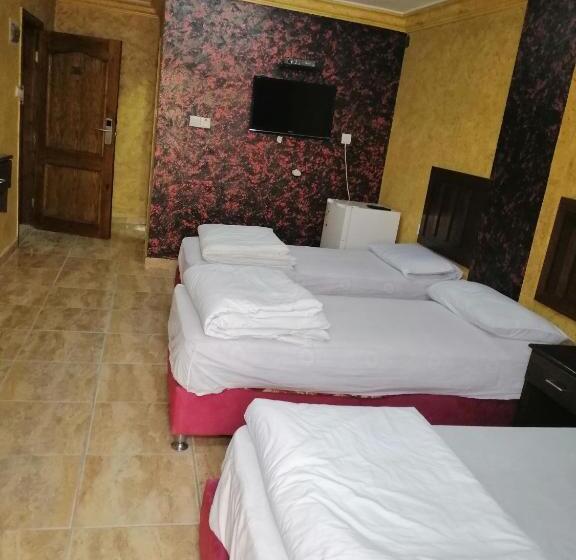 اتاق استاندارد چهار تخته, Aqaba Roza