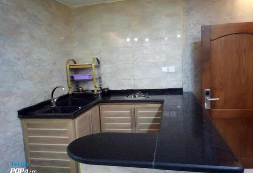 سوییت خانوادگی, Aqaba Roza