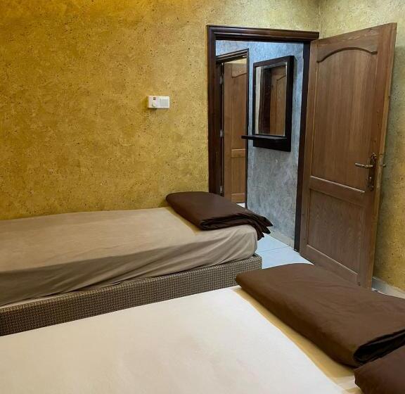 سوییت خانوادگی, Aqaba Roza