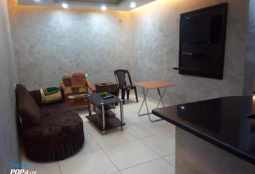 سوییت خانوادگی, Aqaba Roza