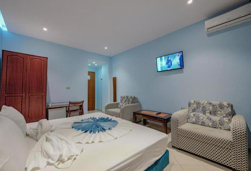 اتاق خانوادگی با چشم‌انداز دریا, Divo Palace