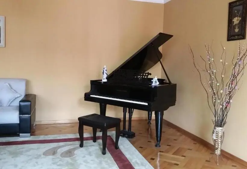 اتاق لوکس چهار تخته, Guest House Kartvelishvili