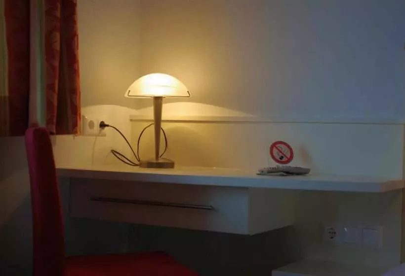 バルコニー付きスタンダードルーム, Almhotel Fichtenheim