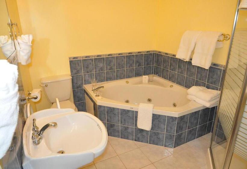 带特大床的高级间, Brockamour Manor Bed And Breakfast