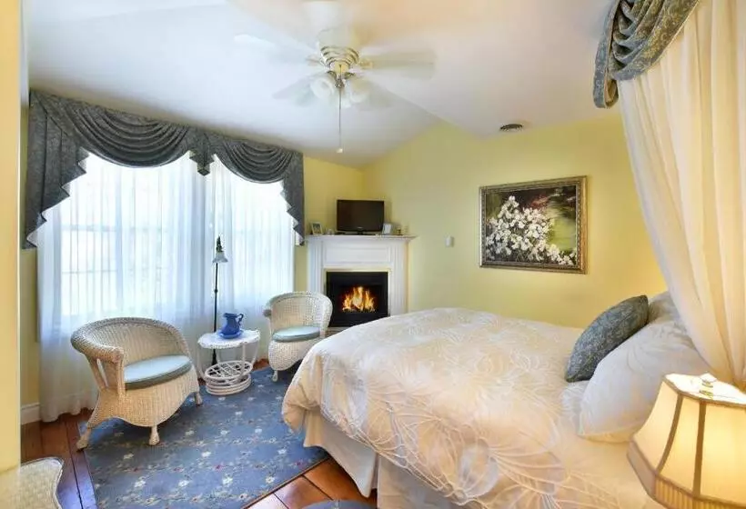 اتاق سوپریور با تخت دو نفره بزرگ, Brockamour Manor Bed And Breakfast