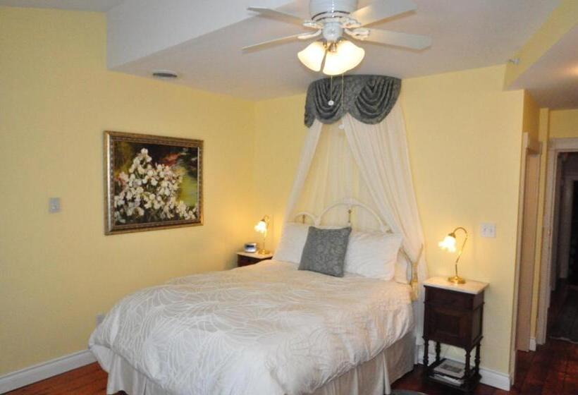 带特大床的高级间, Brockamour Manor Bed And Breakfast