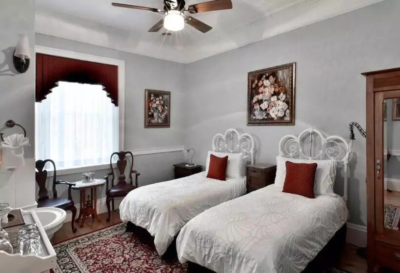 اتاق استاندارد با تخت بزرگ, Brockamour Manor Bed And Breakfast