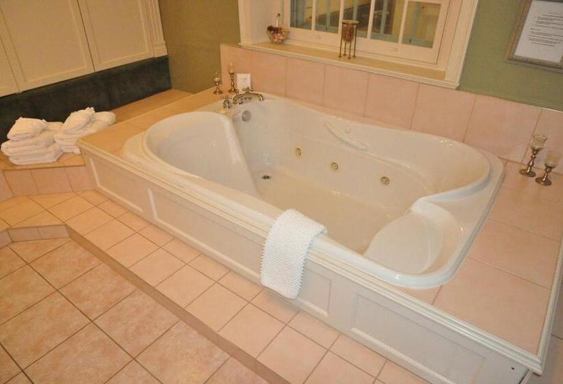 带大床的高级房间, Brockamour Manor Bed And Breakfast