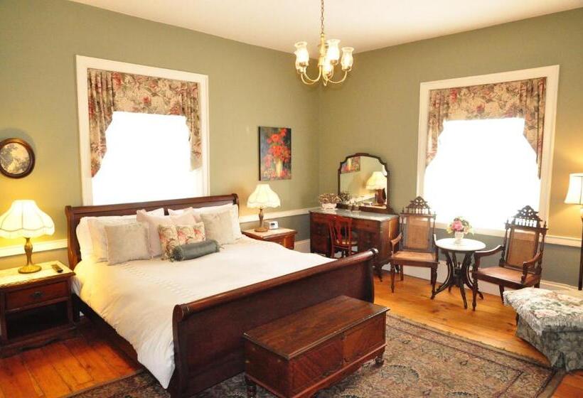 带大床的高级房间, Brockamour Manor Bed And Breakfast