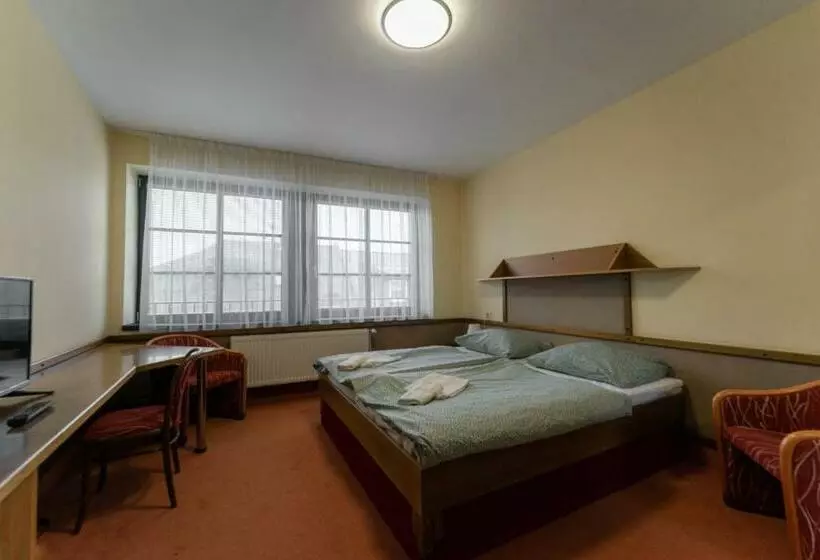 Standard-huone, Amco