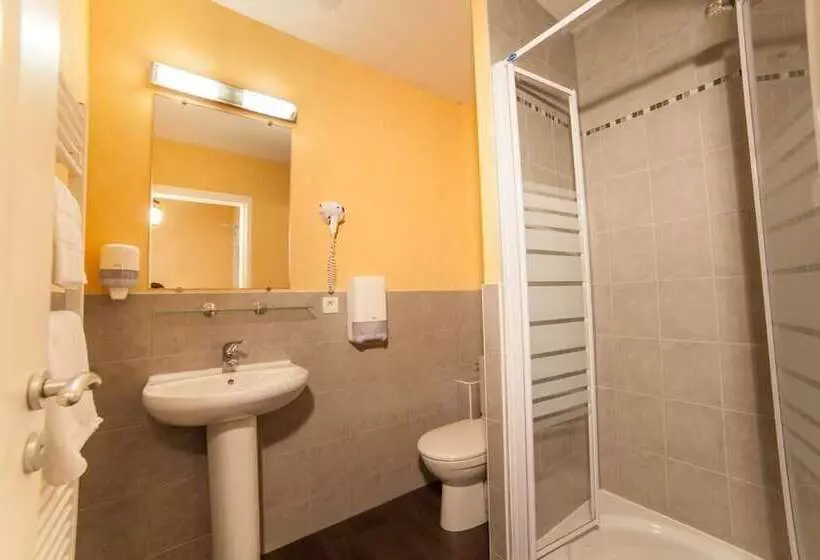 スタンダードルーム, Brit Hotel    Aux Hortensias    Lannion Perros Guirec
