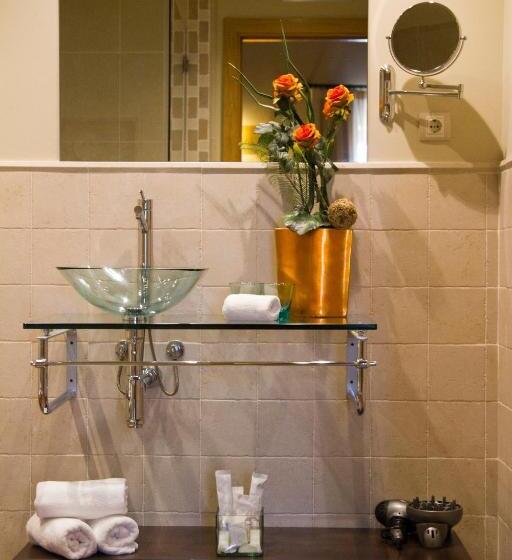 Номер Superior, Cal Barber