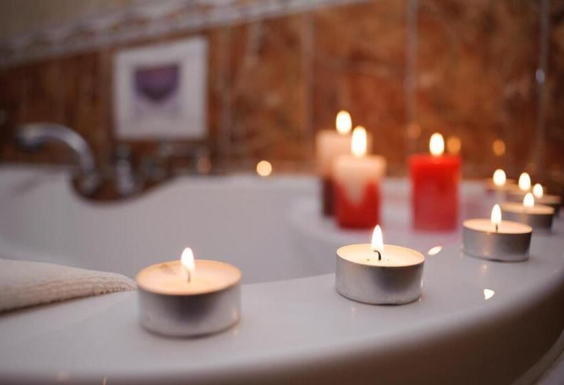 سوییت لوکس, Dinaburg Spa