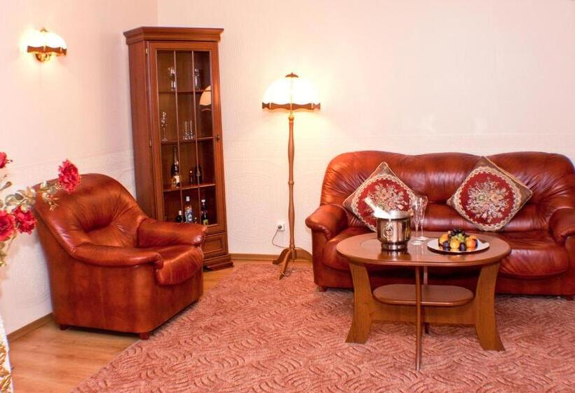 سوییت لوکس, Dinaburg Spa