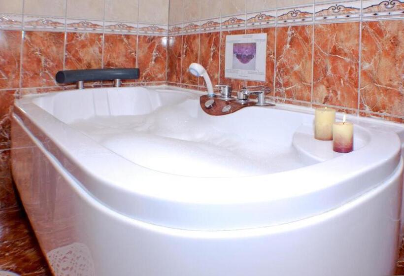 سوییت لوکس, Dinaburg Spa