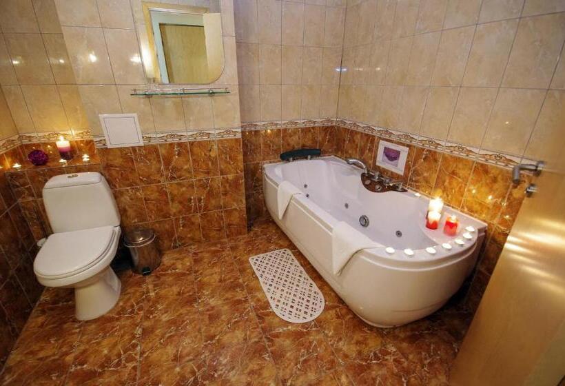 سوییت لوکس, Dinaburg Spa