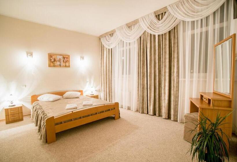 سوییت لوکس, Dinaburg Spa