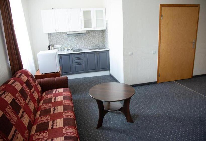 سوییت جونیور, Dinaburg Spa