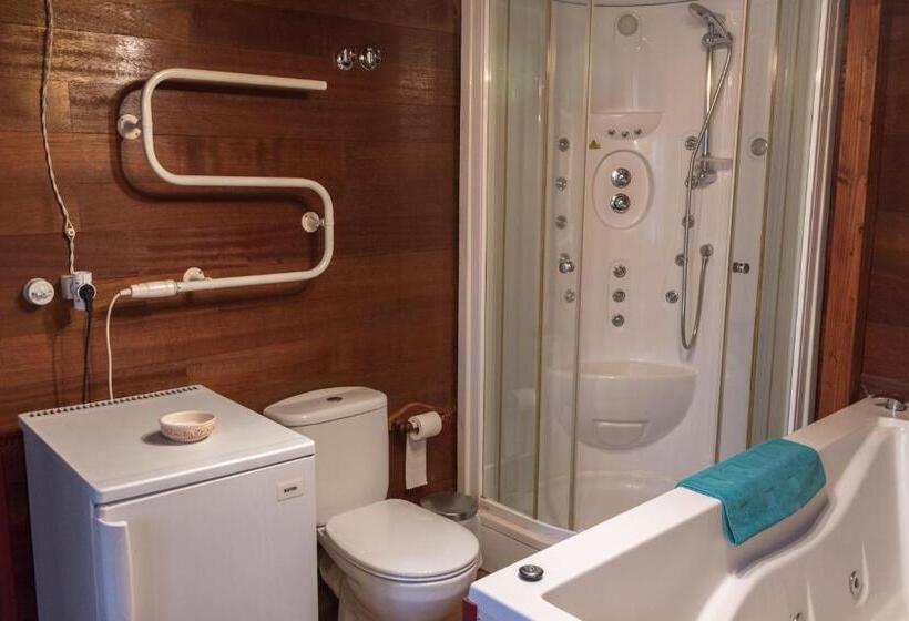 سوییت خانوادگی, Luna Del Valle