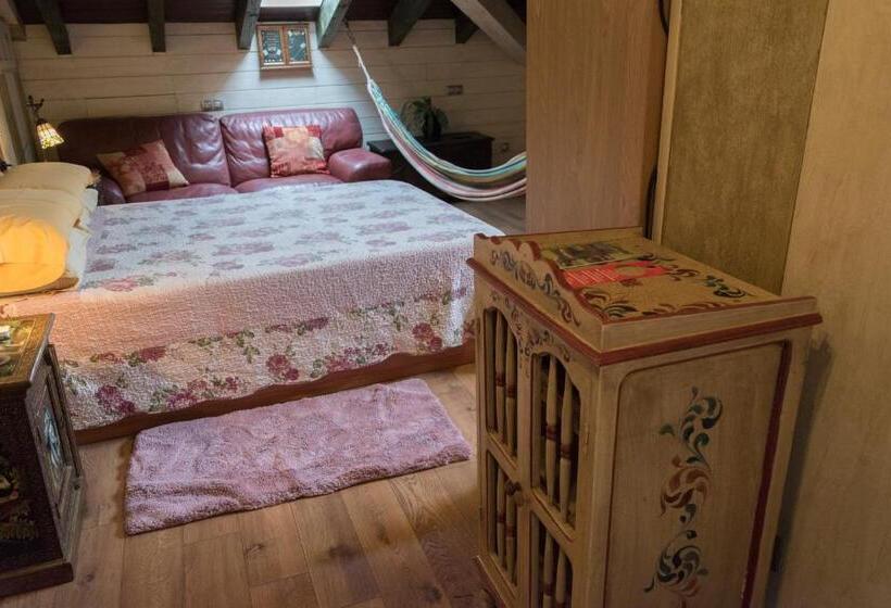 سوئیت پنت هاوس, Luna Del Valle