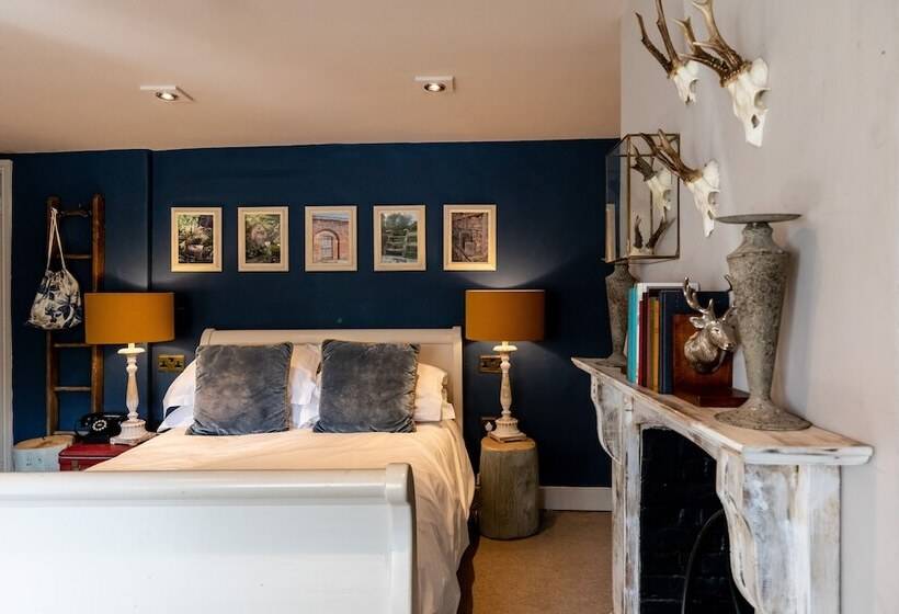 جناح, The Lamb Inn