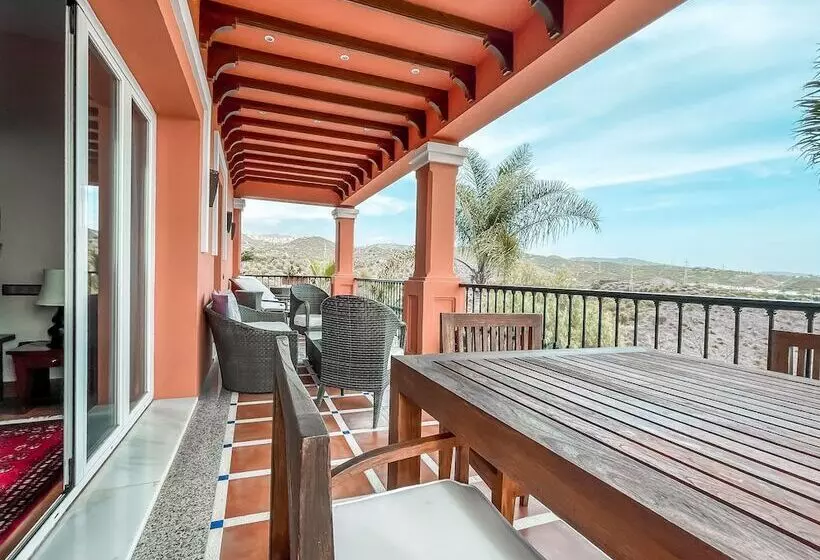 سوئیت پرزیدنت, The Marbella Heights Boutique