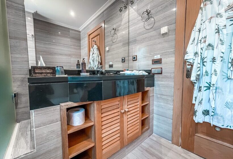 חדר סופריור נוף לים, The Marbella Heights Boutique