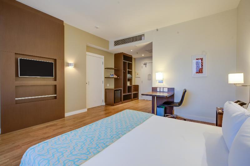 套房, Days Inn By Wyndham Montreal East