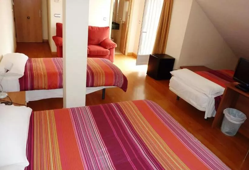 スタンダードトリプルルーム, Hostal La Morada