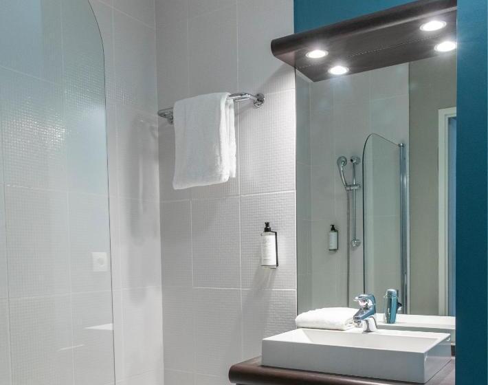 جناح جونيور, Les Pins Galants