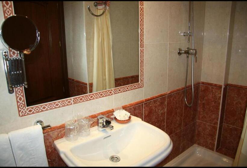 Camera Basic, La Posada Del Molino