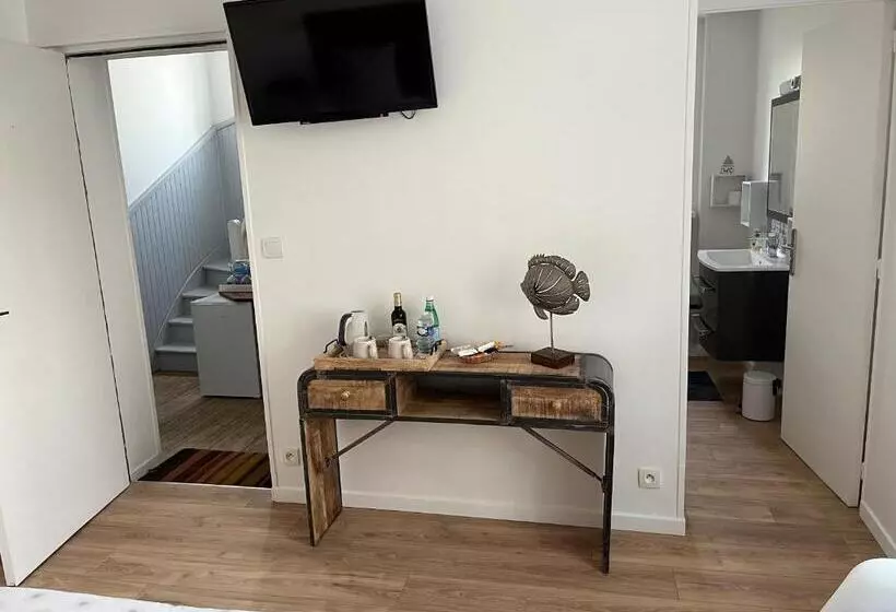 Standard-huone Sisäpuolella, Villa Trémail   La Plage Au Pied De Votre Chambre