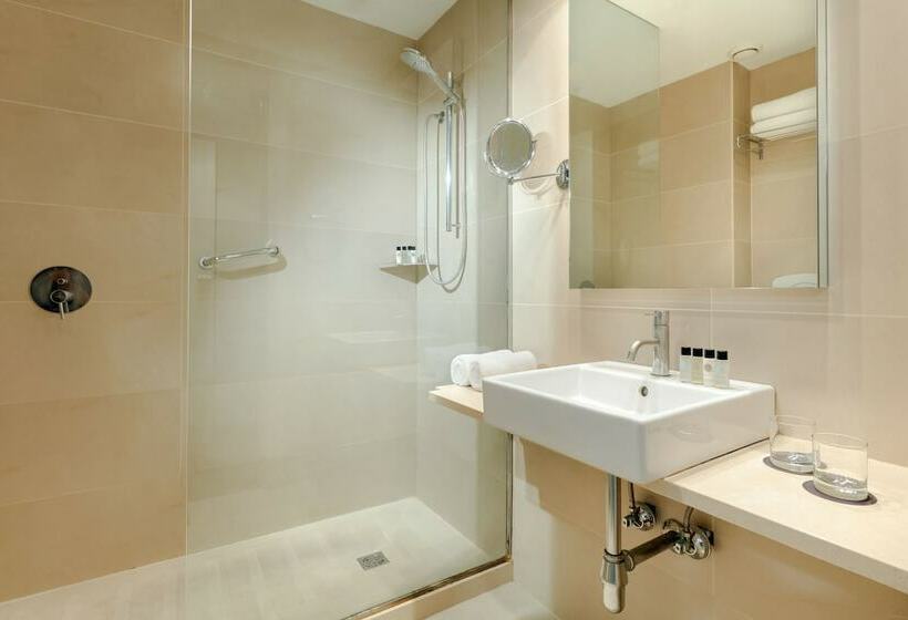 Номер Стандарт Трехместный, Catalonia La Boquería