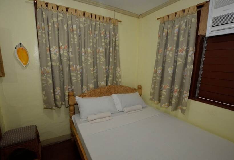 Camera Deluxe, Masamayor's Beach House And Resort