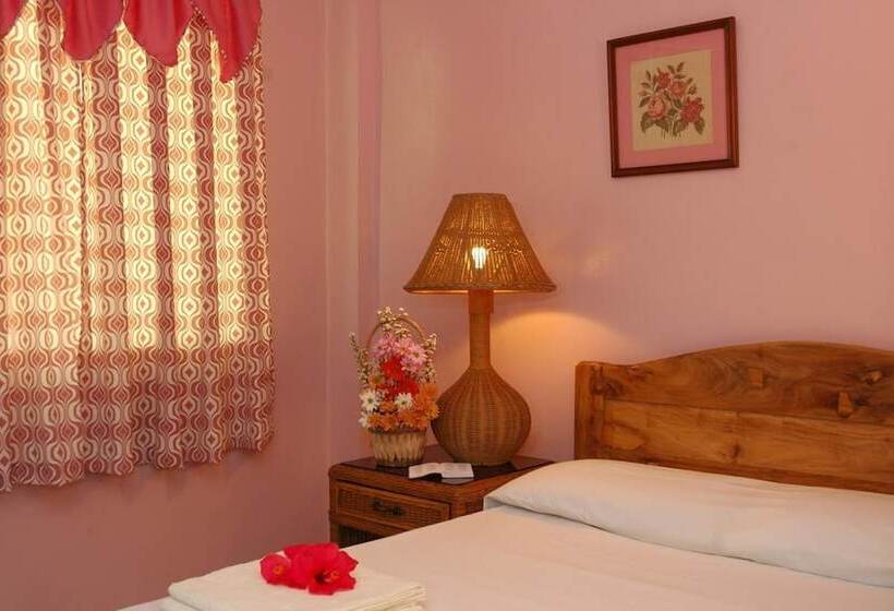 Camera Deluxe, Masamayor's Beach House And Resort