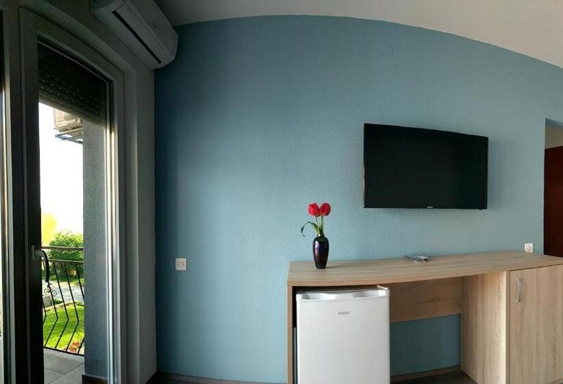 اتاق استاندارد سه نفره, Ajkoski Apartments Pestani