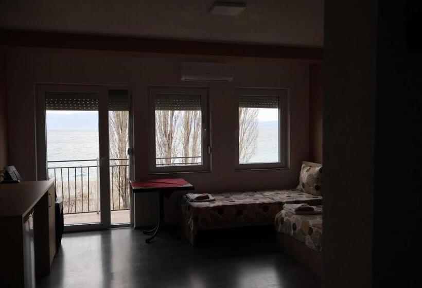اتاق استاندارد چهار تخته, Ajkoski Apartments Pestani