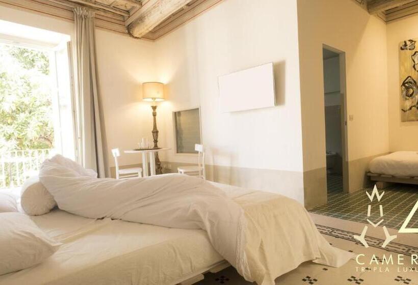 اتاق لوکس سه تخته, Guest House A Via Dei Pellegrini