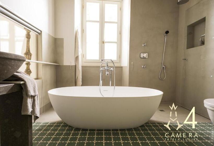 اتاق لوکس سه تخته, Guest House A Via Dei Pellegrini