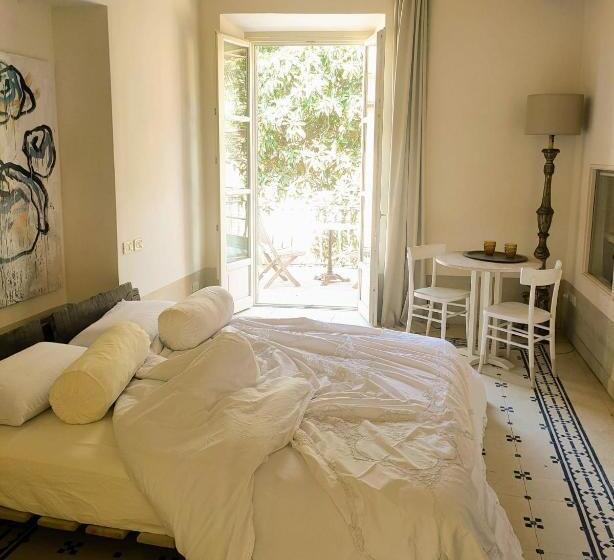 اتاق لوکس سه تخته, Guest House A Via Dei Pellegrini