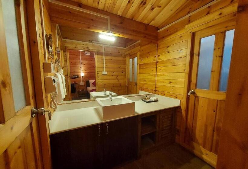 غرفة قياسية سرير كينج, Adhvasaha Beach Spa Resort