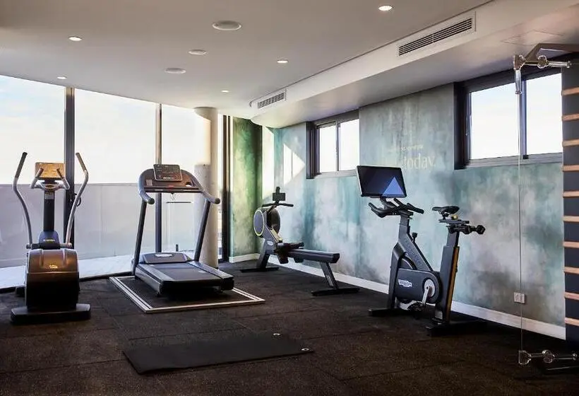 スイート, Astina Suites, Penrith
