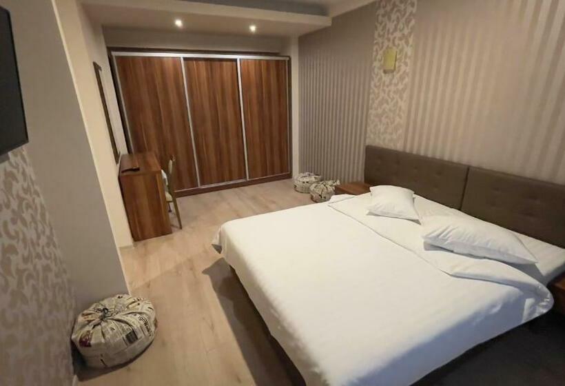 Семейное Студио, Star