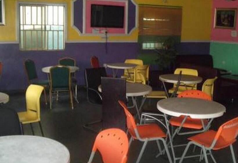 Habitación Estándar, Room In Lodge Mckay Resort Suites