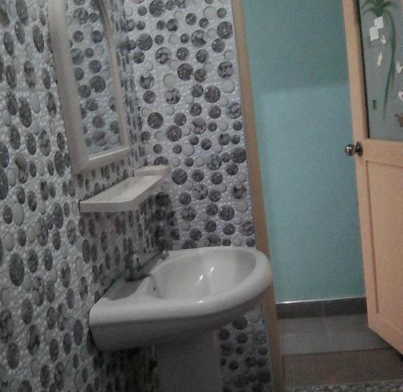 חדר סטנדרט לשלושה, Thomasha Homestay & Tuk Tuk Service