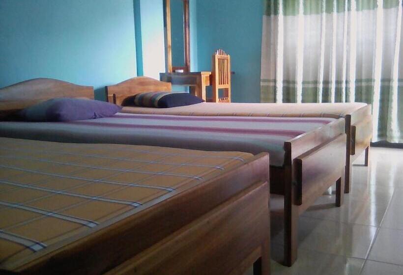 חדר סטנדרט לשלושה, Thomasha Homestay & Tuk Tuk Service