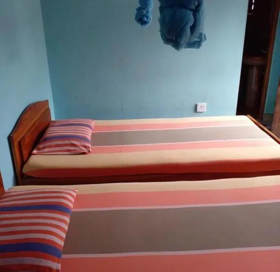 エコノミールーム, Thomasha Homestay & Tuk Tuk Service