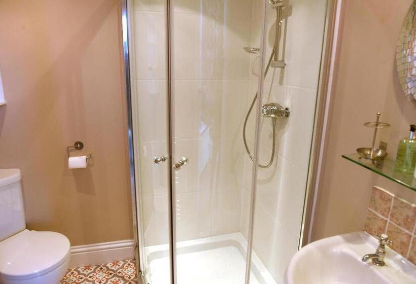 غرفة قياسية, Hillcrest Whitby